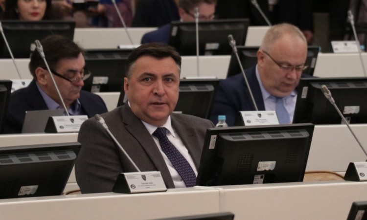 Mandra: Primitivnim performansom Dodik ponizio najviše sebe