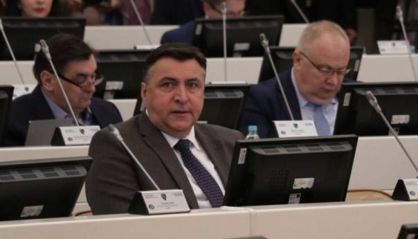 Mandra: Primitivnim performansom Dodik ponizio najviše sebe