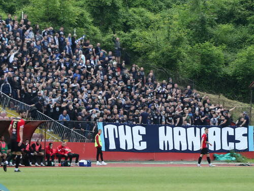 Manijaci okrenuli leđa igračima Željezničara i uz psovke ih ispratili s terena
