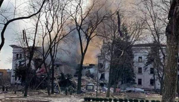 Mariupolj: Srušeno pozorište koje su civili koristili kao sklonište