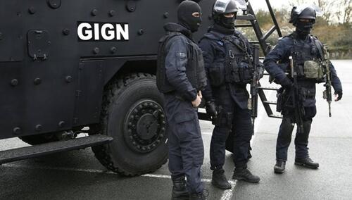 Marseille pod opsadom: Policija koristi suzavac