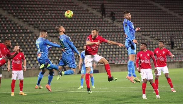 Marseille slavio u gostima kod Nimesa