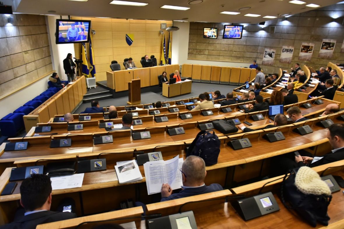 Martinović: Nije trenutak da se zakonom zabrani pušenje