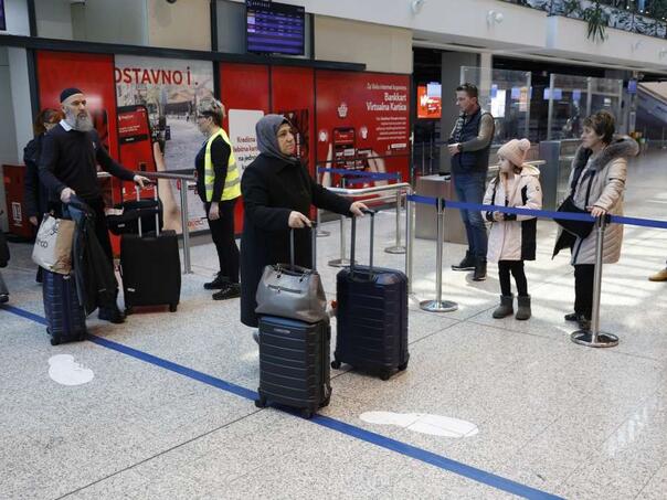 MAS: Zbog magle otkazani jutrošnji letovi za Beč i Zagreb