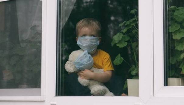 Maske mogu biti opasne za djecu do dvije godine