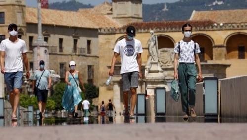 Maske u nekim zemljama obavezne i na otvorenom