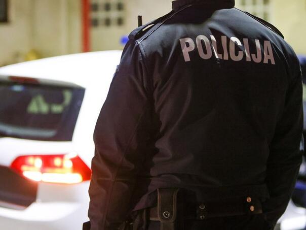 Maskirani i naoružani napadači presreli zaštitare i opljačkali banku