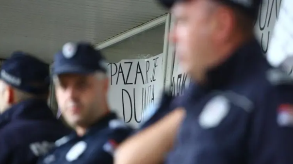 Maskirani ljudi i policija upali u Univerzitet u Novom Pazaru