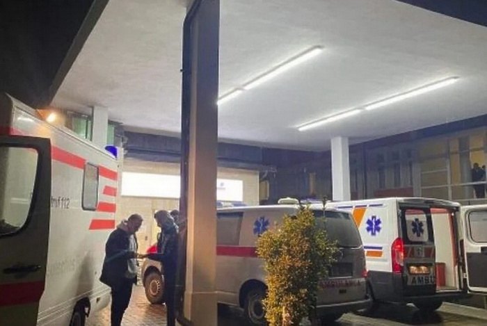 Kosovo: Oružani napad na autobus kod Dečana, troje ubijeno