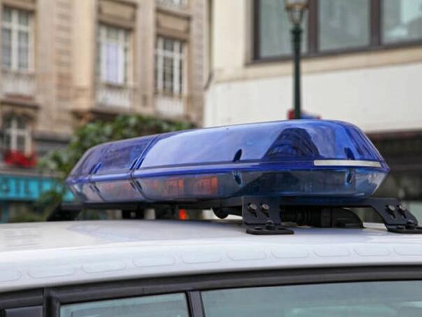 Maskirani napadači pucali na policiju, pa pobjegli skuterom