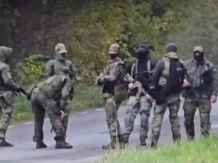 Maskirani ruski vojnici na granici s Estonijom