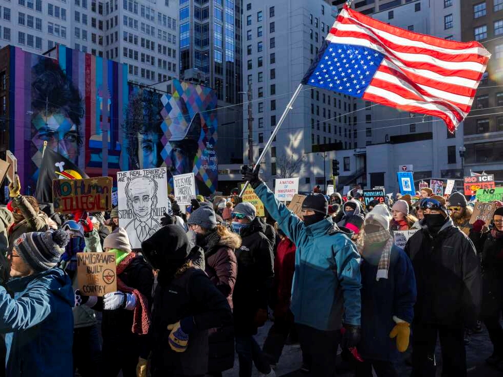 Masovni protesti protiv Trumpovih agenata u Mineapolisu