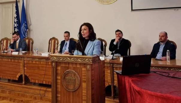 Mastalić-Košuta: U Srebrenici od 1992. do 1995. godine ubijeno 826 djece