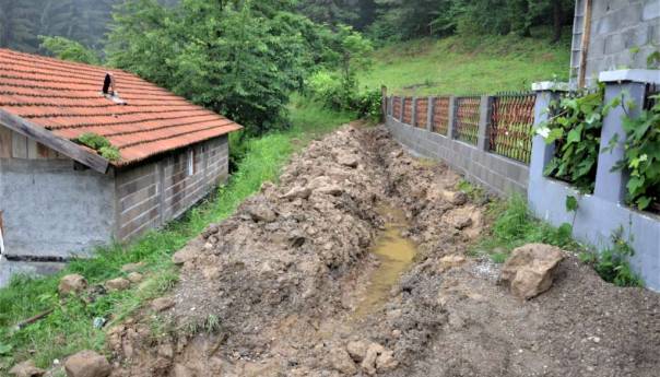 Materijalne štete od poplava u TK procijenjene na 18 miliona KM