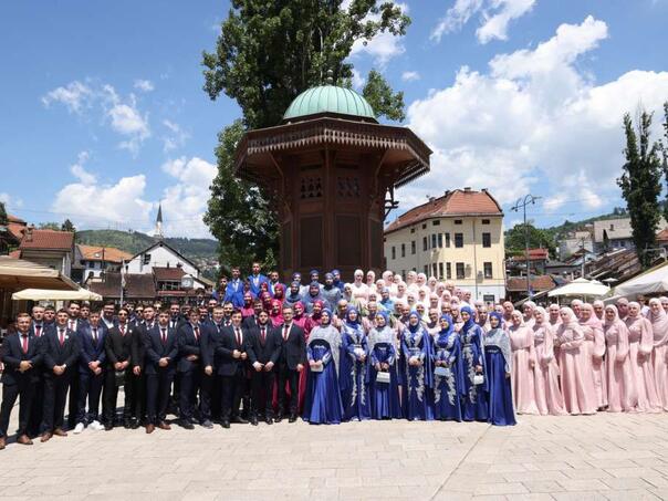 Maturalni dan okupio odlične učenike generacije medresa i gimnazija Islamske zajednice