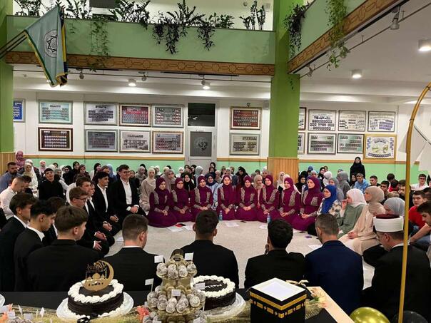 Maturantska generacija Karađoz-begove medrese putuje na umru