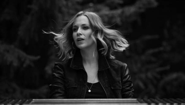 Maya Sar novom pjesmom i spotom poslala snažnu poruku