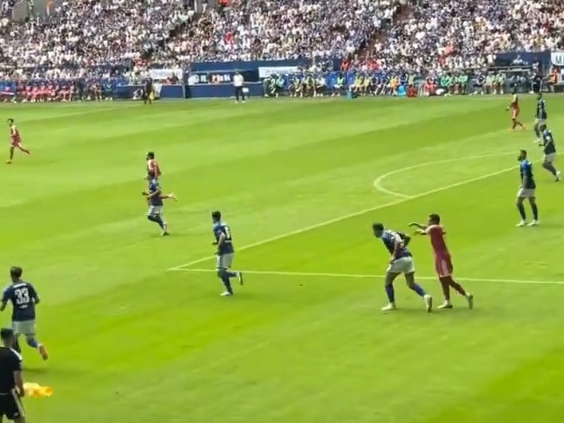 Mbappe izgubio živce: Katić ga zaustavio, a Francuz ga udario s leđa