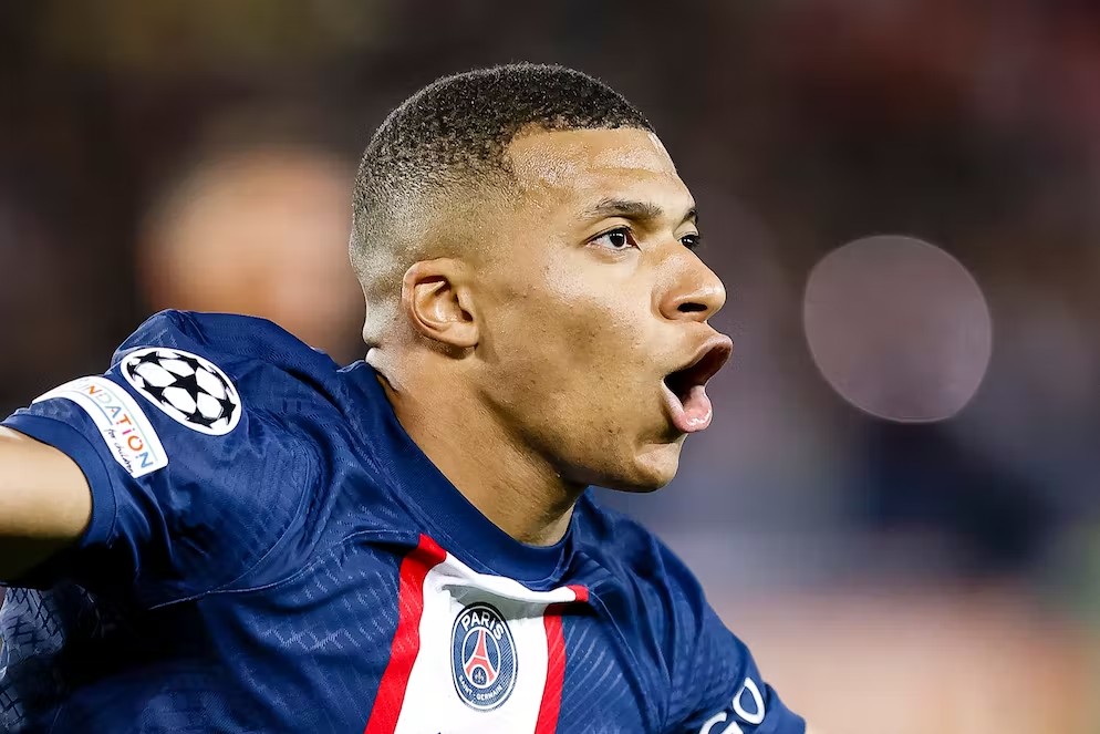 Mbappeu u PSG-u najmanje 630 miliona eura do juna 2025. godine
