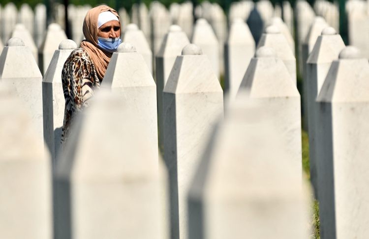 MC Srebrenica: Schmidt da upozori tužioce na negiranje genocida