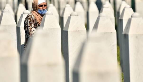 MC Srebrenica: Schmidt da upozori tužioce na negiranje genocida