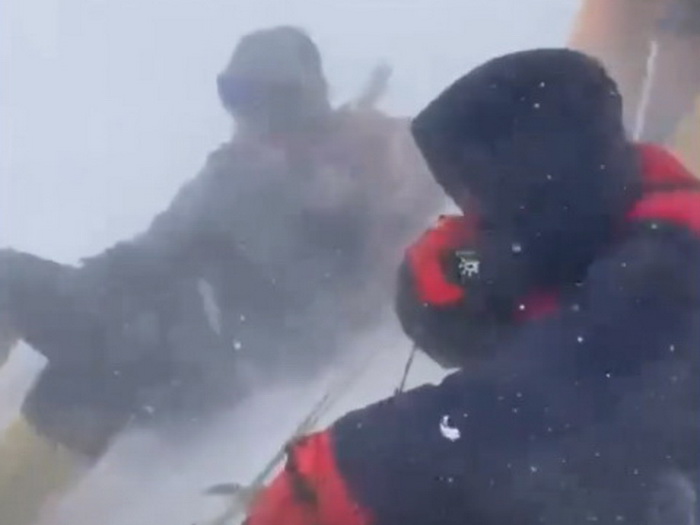 Mećava i orkanski vjetar: Ruski spasioci objavili novi snimak s Elbrusa