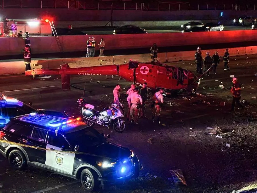Medicinski helikopter pao na autoput u Sakramentu