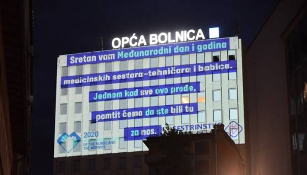 Medicinskim sestrama i tehničarima zahvalnica na zidu Opće bolnice u Sarajevu