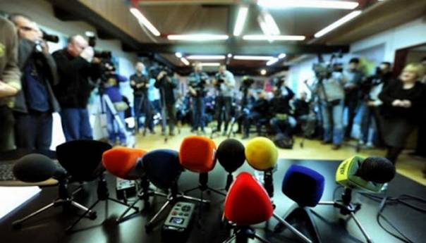 Mediji na informativnim respiratorima: Kako do zvaničnih informacija?