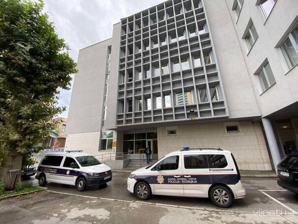 Među uhapšenima za navođenje na prostituciju i univerzitetski profesor