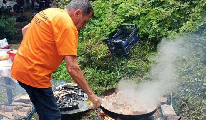 Međunarodna Pekijada kod Vareša, takmičenje u pripremi najukusnijeg jela ispod sača