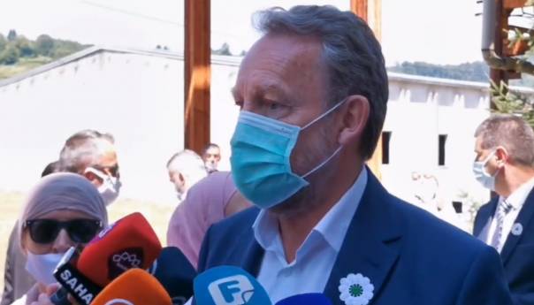 Međunarodna zajednica danas ima priliku odbraniti istinu