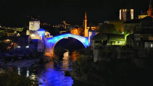 Međunarodni dan djeteta: Stari most i SCC obojeni u plavo