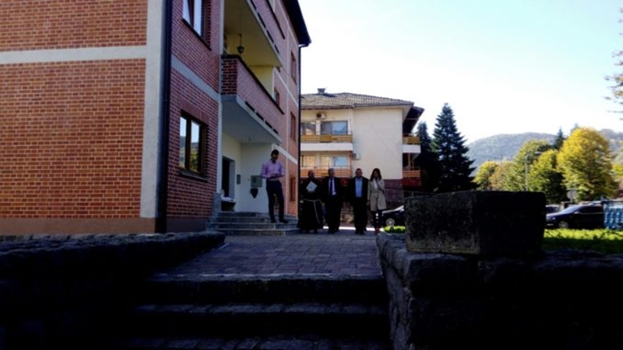 MRV BiH osuđuje vandalizam na Župnom uredu u Kotor-Varoši