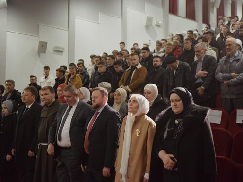 Medresa 'Osman-ef. Redžović' i Franjevačka klasična gimnazija iz Visokog zajedno obilježile Dan državnosti BiH