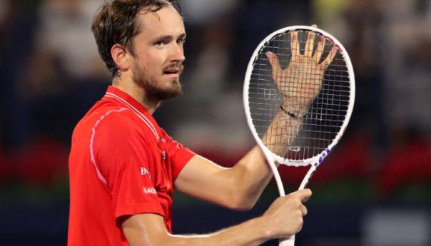 Medvedev bolji od Đokovića za rusko finale