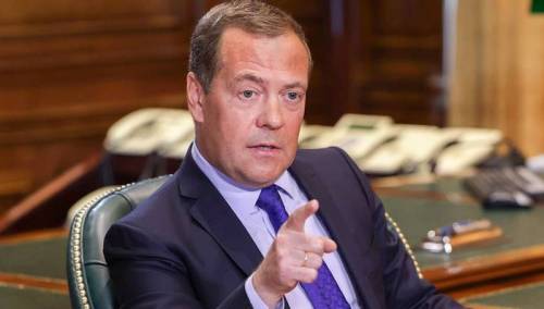 Medvedev: Isporuka MLRS oružja Kijevu put do svjetskog rata