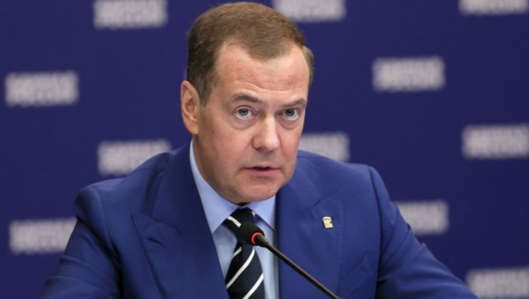 Medvedev: Isporuka NATO aviona značiće rat Alijanse protiv Rusije