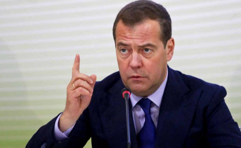 Medvedev: Rusija ima pravo braniti se nuklearnim oružjem