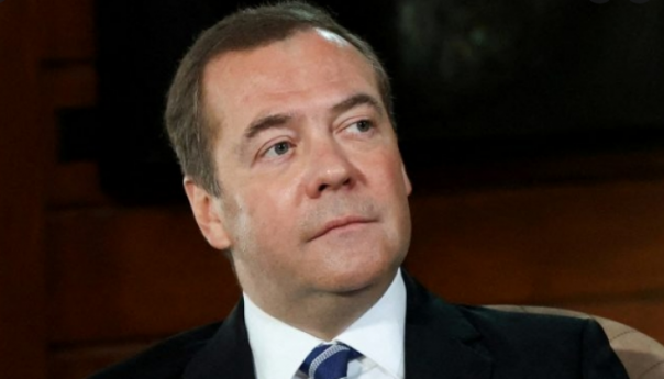 Medvedev prijeti svijetu: Čeka vas golema kriza, ratovi