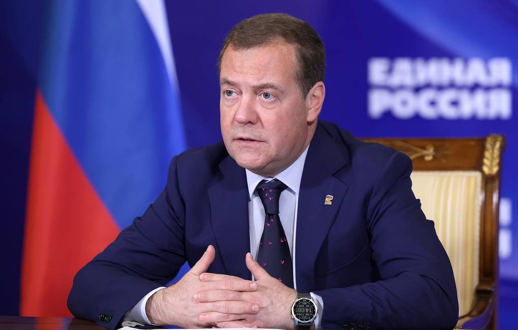Medvedev: Rusija neće isporučivati ​​nuklearno oružje Iranu