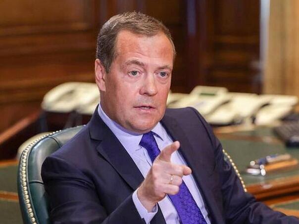 Medvedev: Rusija regrutira hiljadu novih vojnika dnevno