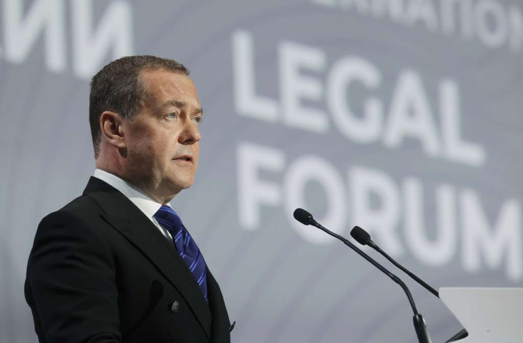 Medvedev: Trumpove prijetnje znače da Rusija treba ovako nastaviti