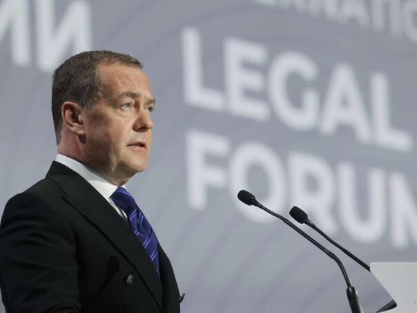 Medvedev: Trumpove prijetnje znače da Rusija treba ovako nastaviti