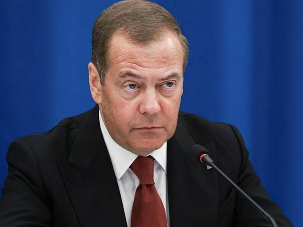 Medvedev: Vojne vježbe NATO-a opasno igranje sa vatrom