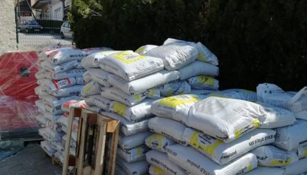 Medžlis Islamske zajednice Livno podijelio 105 poljoprivrednih paketa