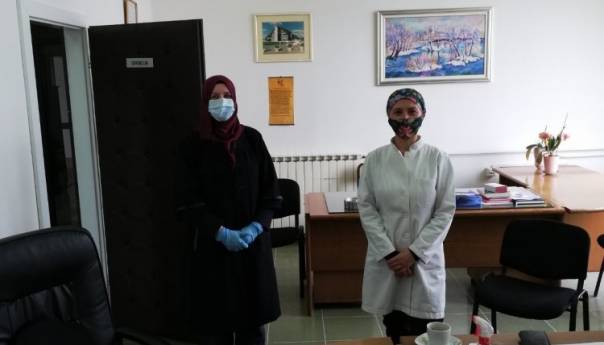 Medžlis IZ Bihać: Domu zdravlja Bihać uručeno 1.050 zaštitnih maski