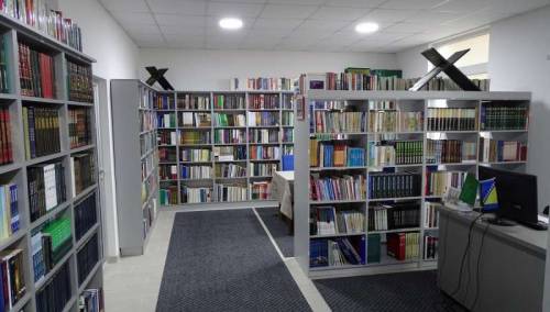 Medžlis IZ Bužim poklonio građanima biblioteku sa trenutnih 15.000 naslova