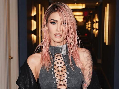 Megan Fox došla na zabavu u korzetu i gaćicama, fanovi je napali