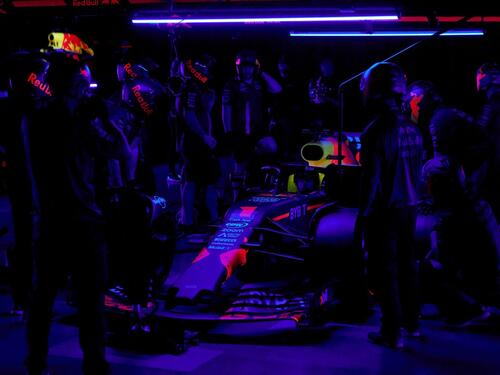 Video: Mehaničari zamijenili gume na F1 bolidu u mraku za 2,84 sekunde